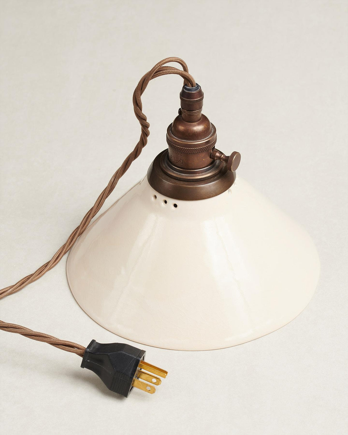 The Mini Creamware Plug-in Light TEST
