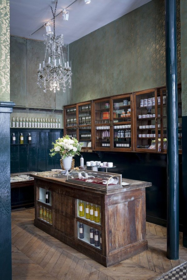 Astier-de-Villatte-new-shop-16-Rue-de-Tournon-Paris-Remodelista-5-768x1152-600x900