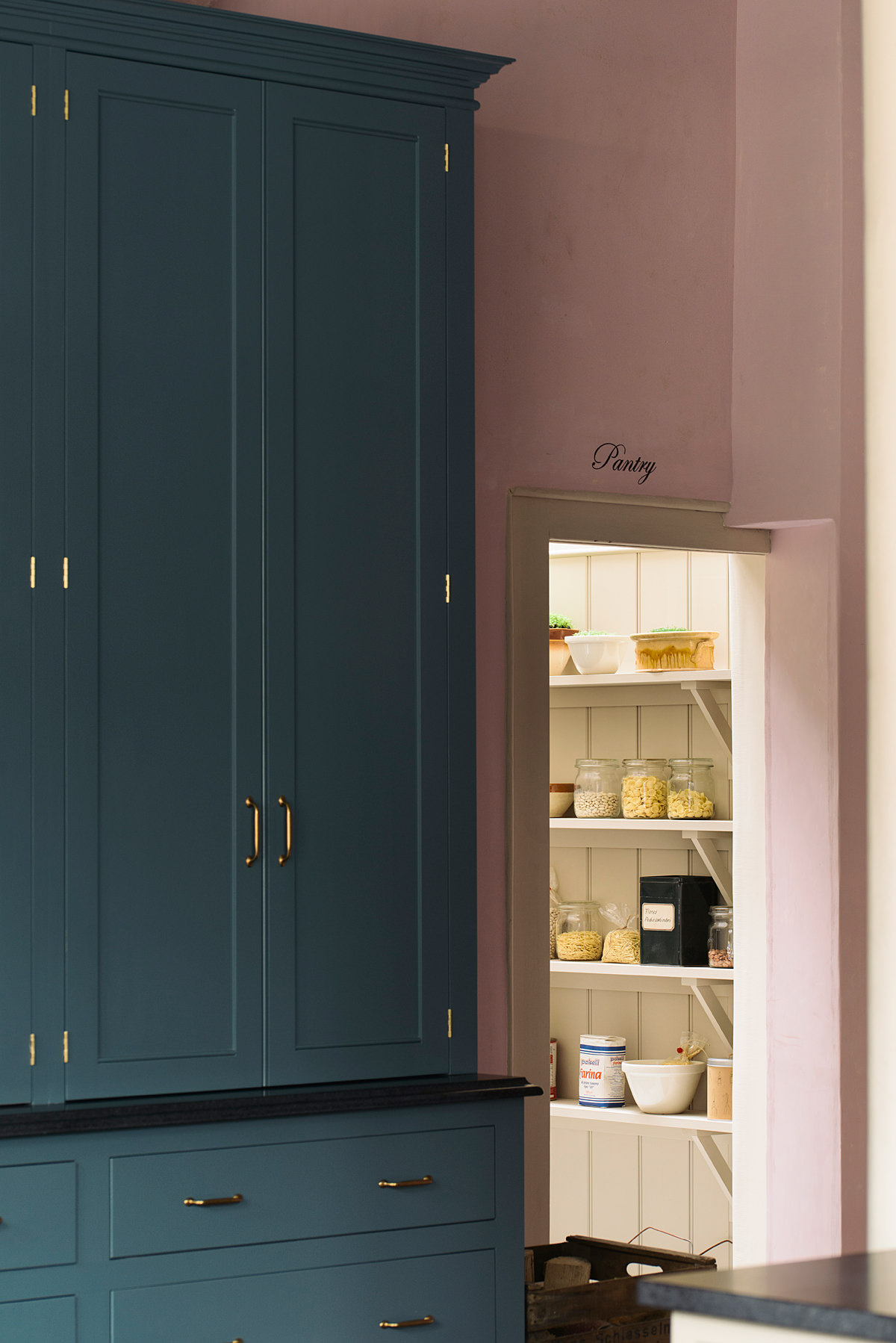 walk-in-pantry-devol