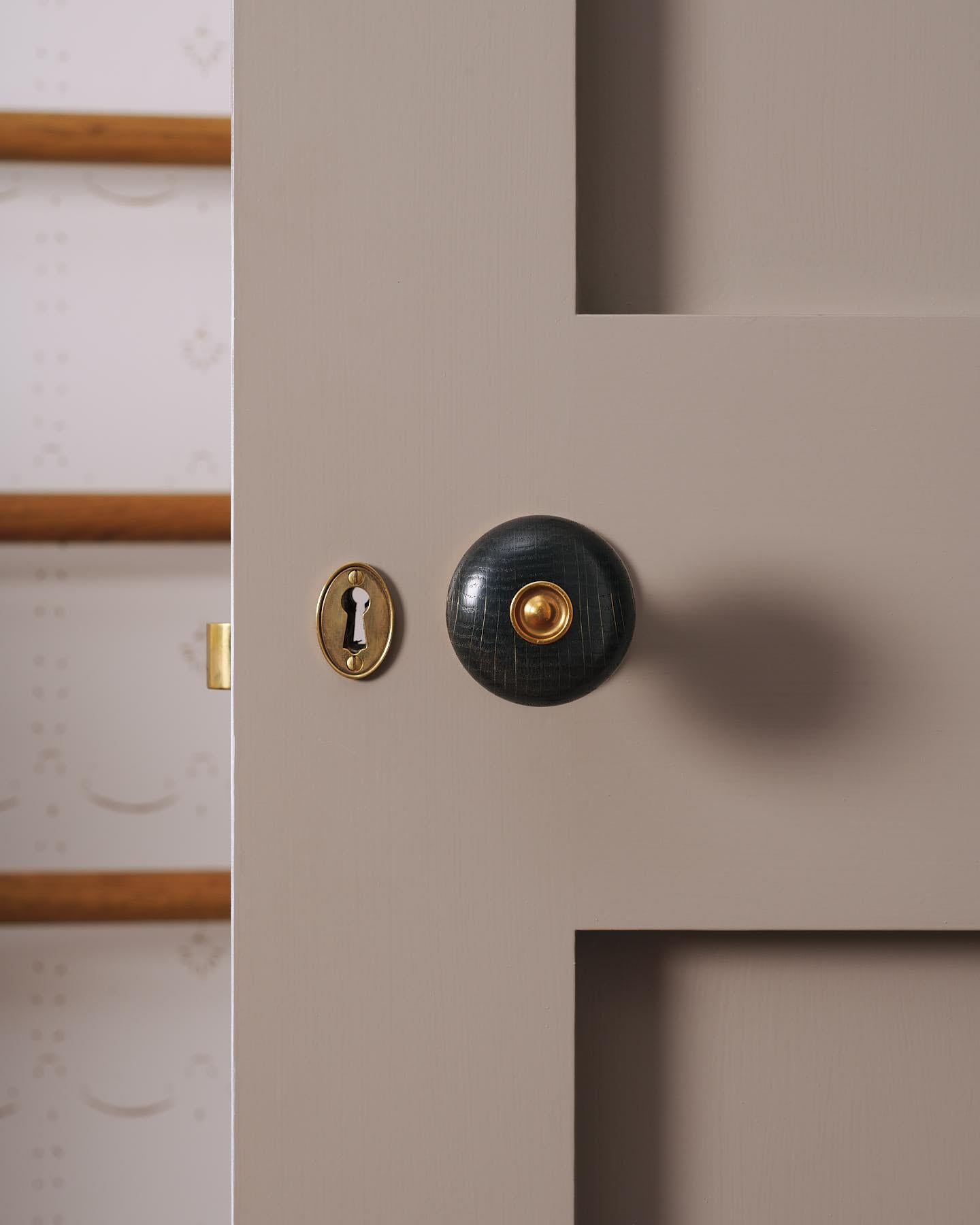 The Amelie Doorknob with Romilly Backplate