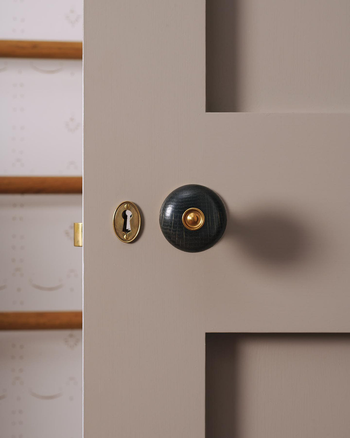 The Amelie Doorknob with Romilly Backplate TEST
