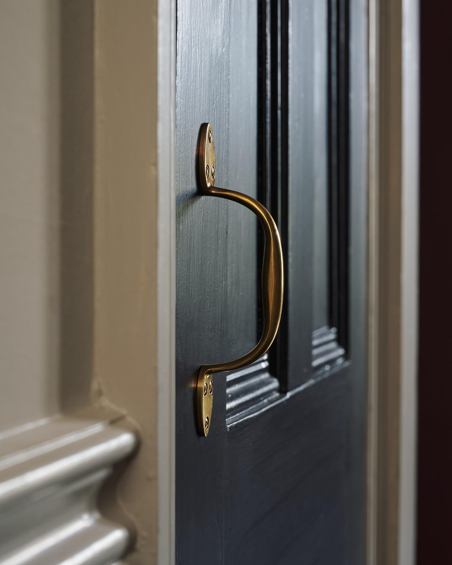The Elodie Pull Handle