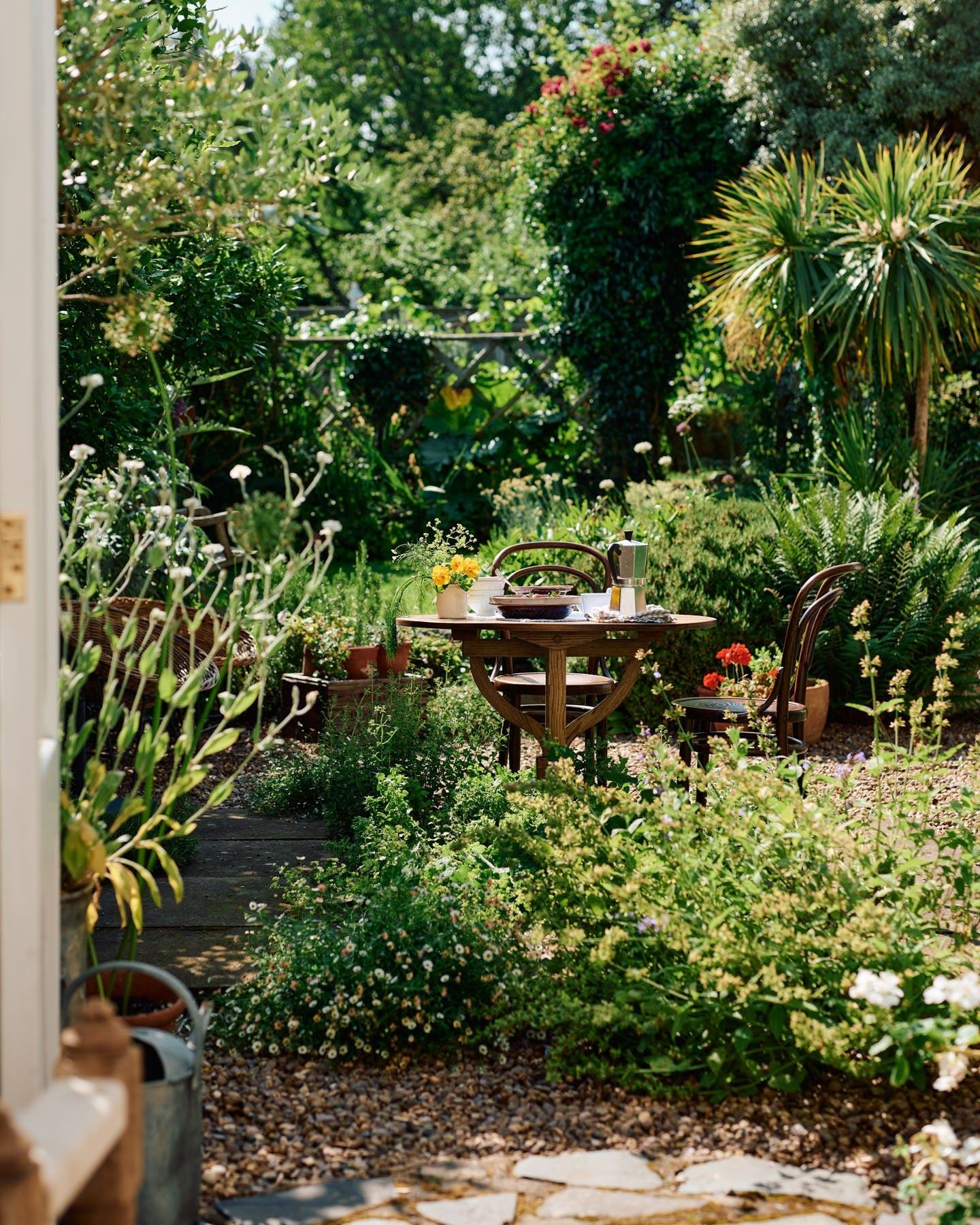 The Petite Vineyard Table