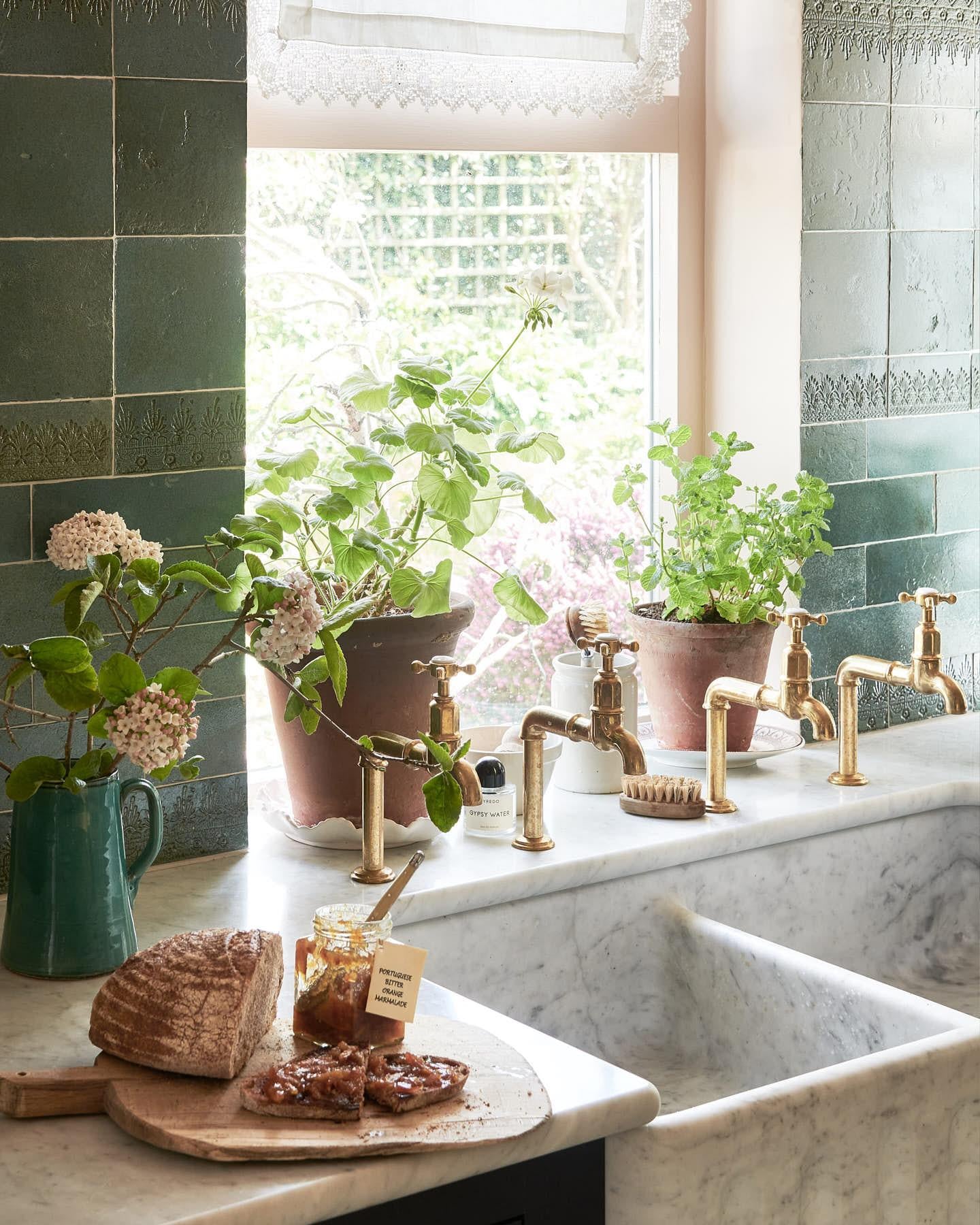 deVOL Aged Brass Mayan Taps