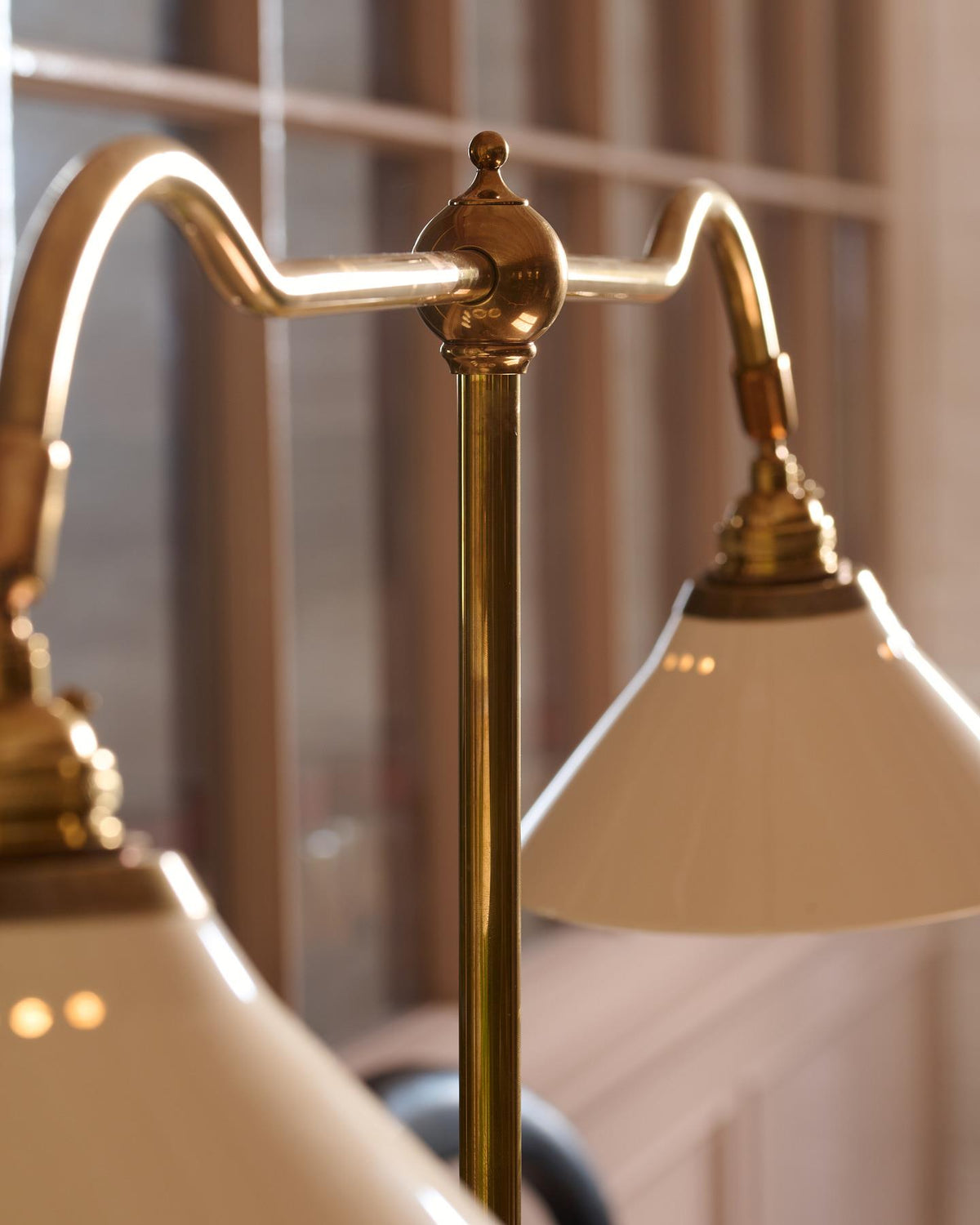 The Grand Tour Library Lamp TEST