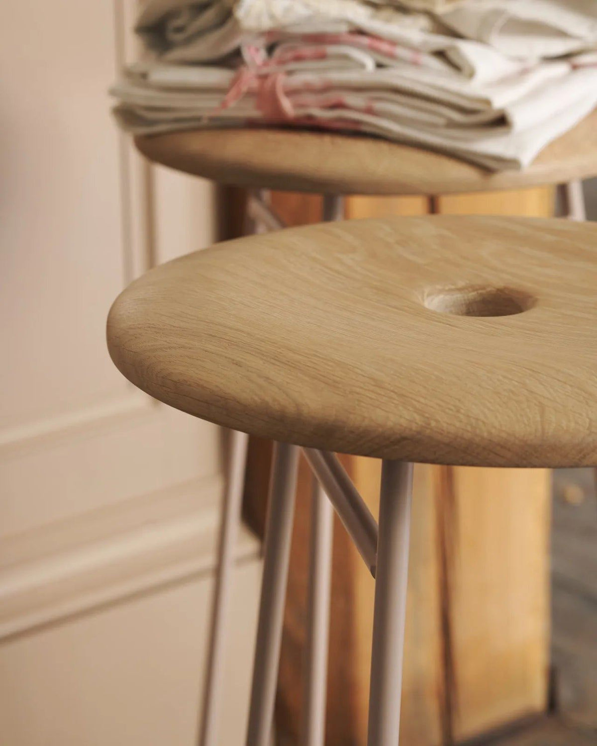The Creedy Stool - Limed Oak with Plasterer's Pink Frame TEST