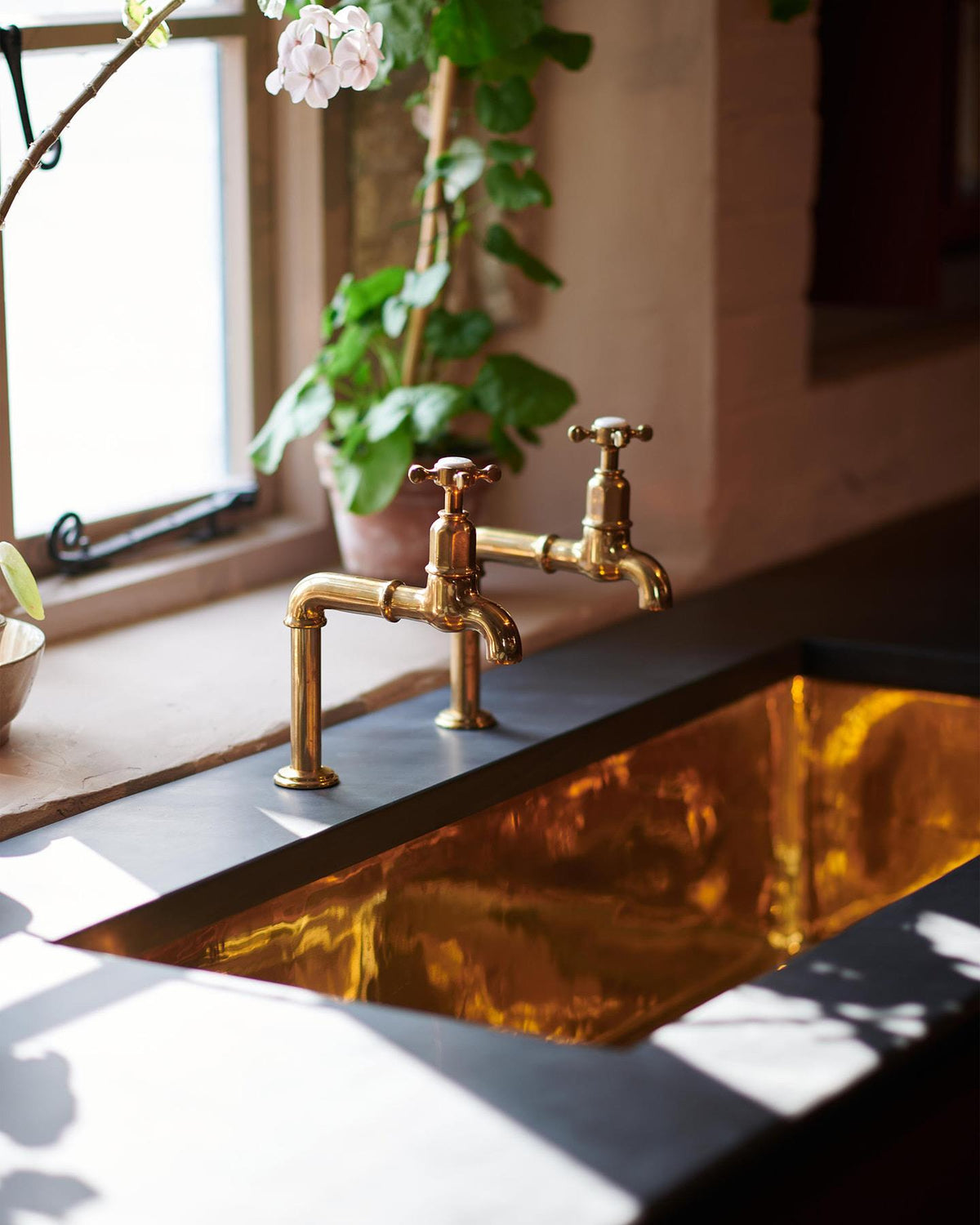 deVOL Aged Brass Mayan Taps TEST