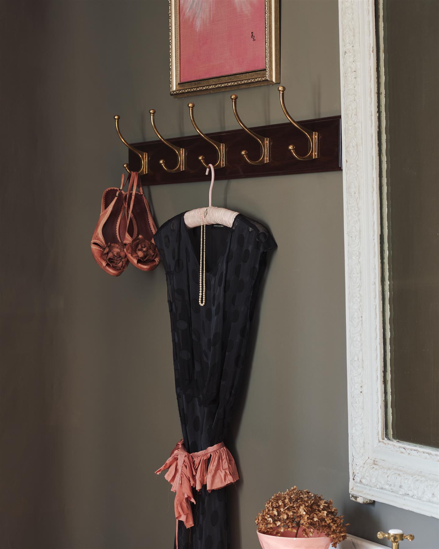 The Edwardian Coat Hook Rack - 7 Hooks, Mahogany Finish