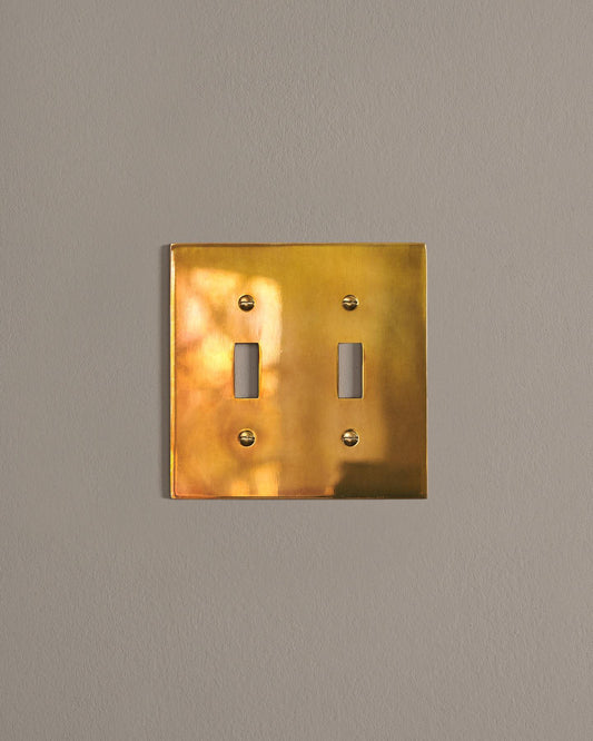 deVOL Heirloom Brass Toggle Switch Plate
