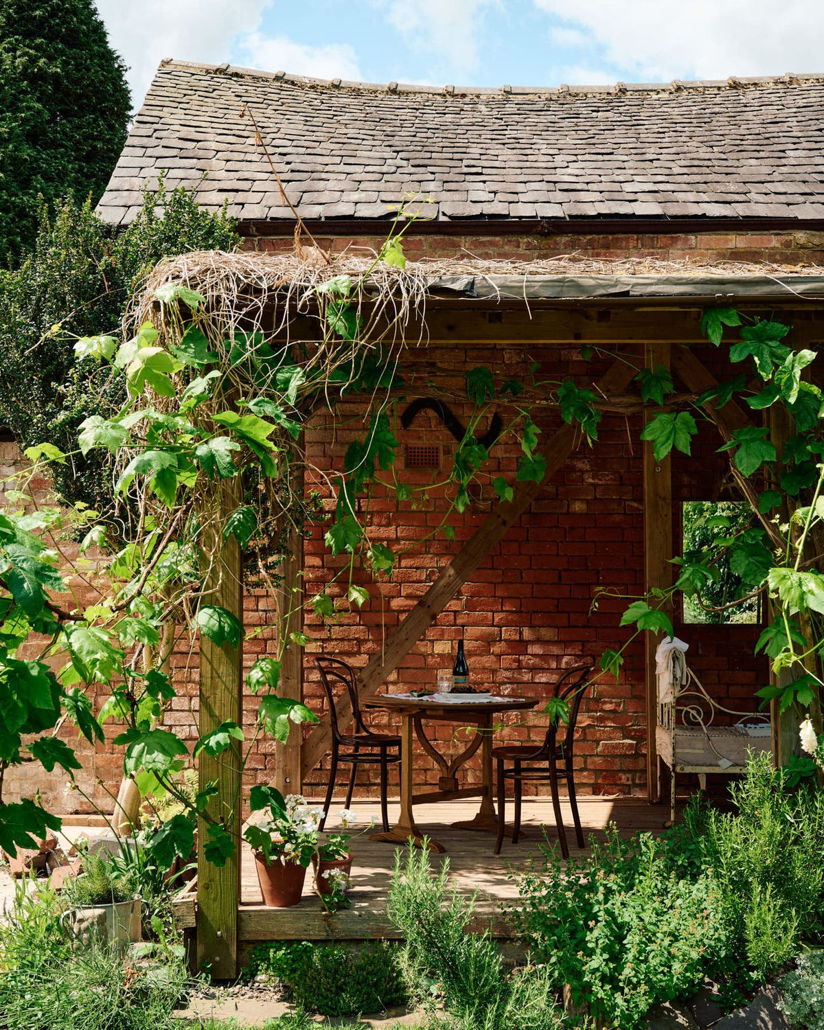 The Petite Vineyard Table TEST