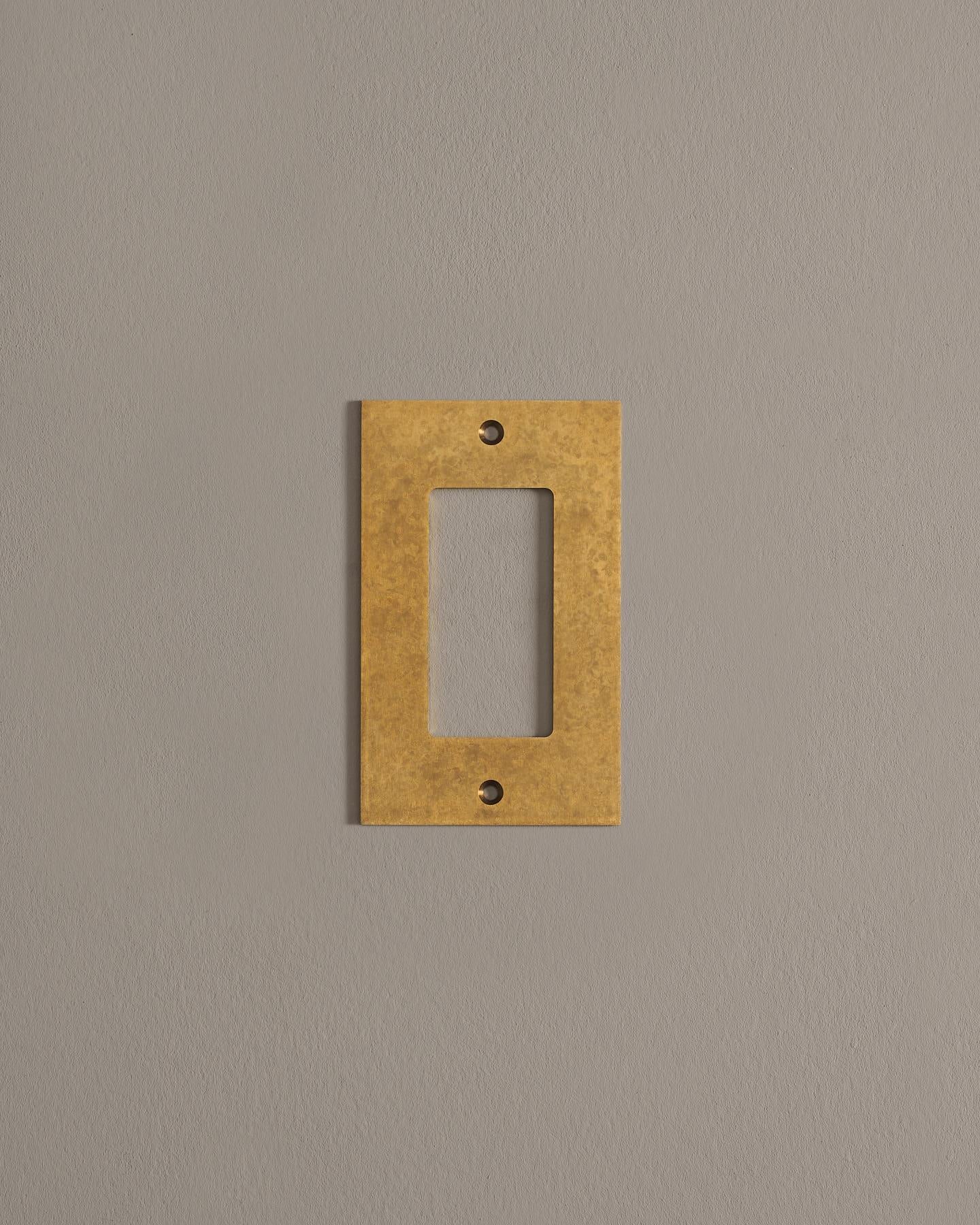 deVOL Aged Brass Decora Plate - 1 Gang