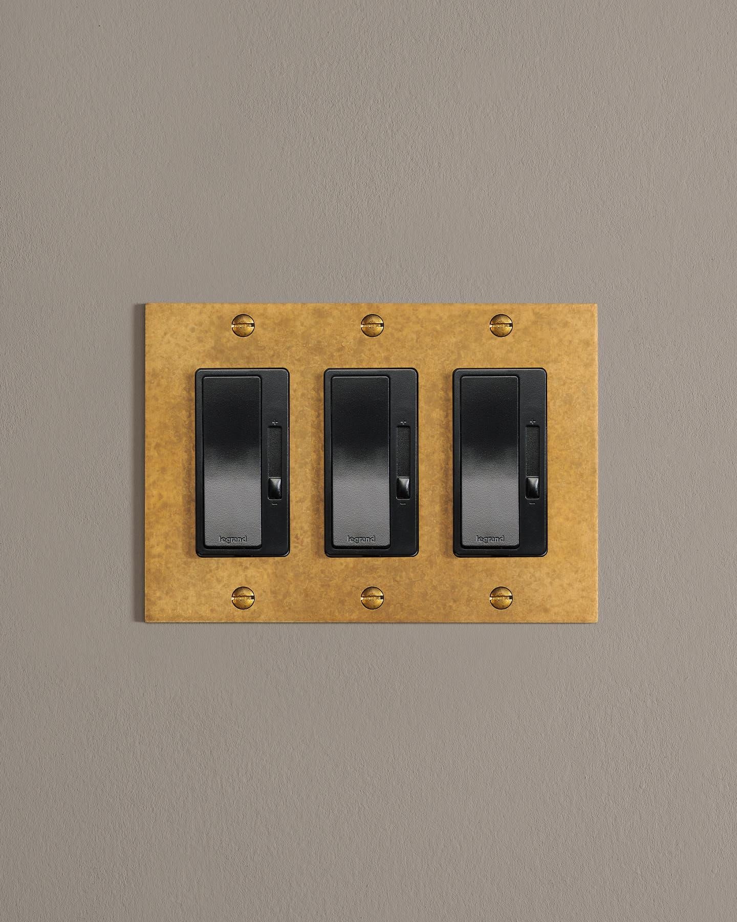 deVOL Aged Brass Decora Plate - 3 Gang