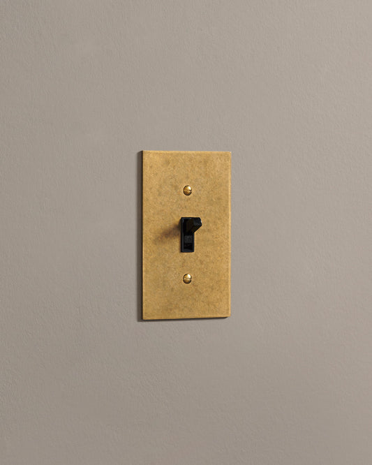 deVOL Aged Brass Toggle Switch - 1 Gang