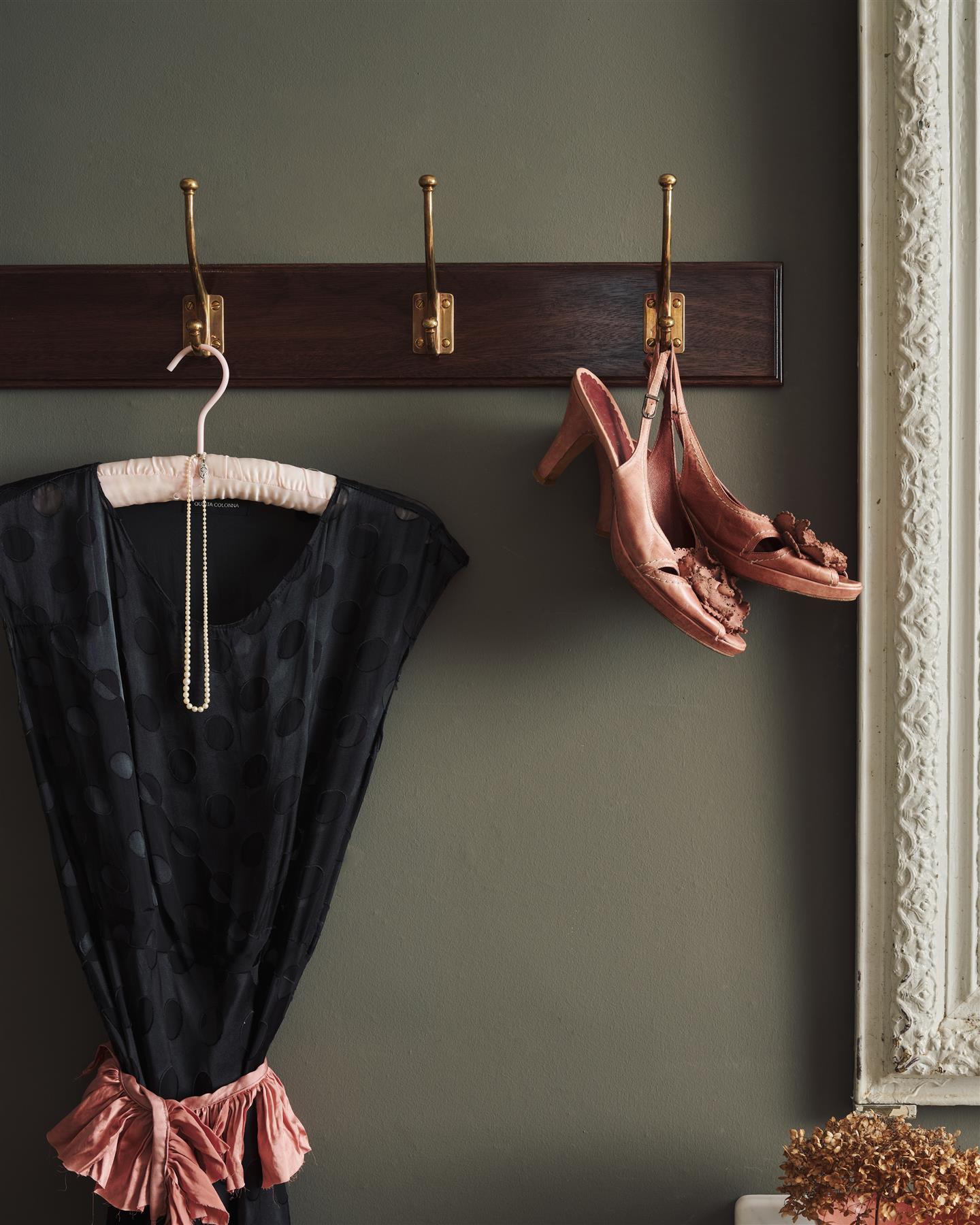 The Edwardian Coat Hook Rack - 5 Hooks, Mahogany Finish