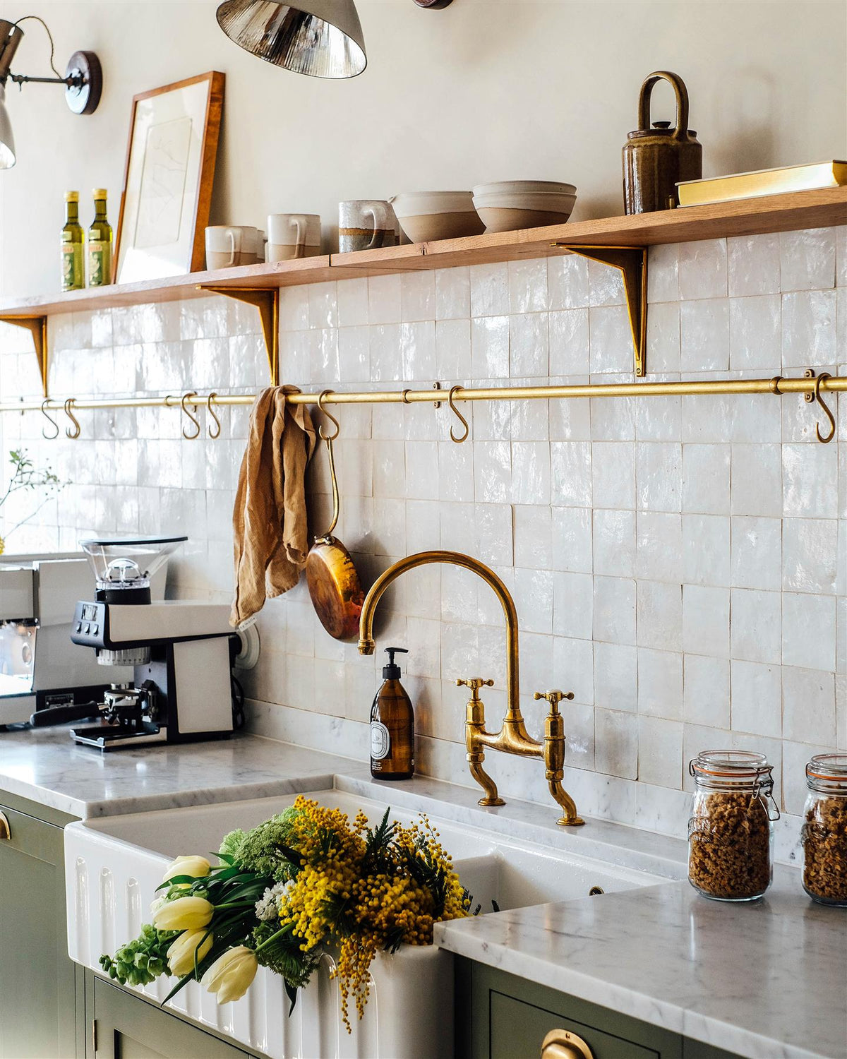 Classic Shelf Bracket - Brass TEST
