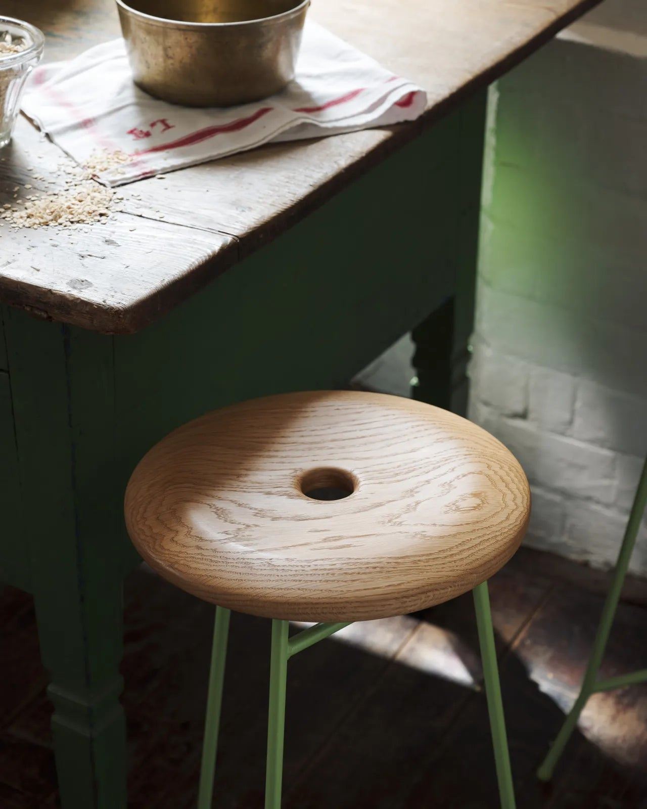 The Creedy Stool - Oiled Oak with Handyman Green Frame
