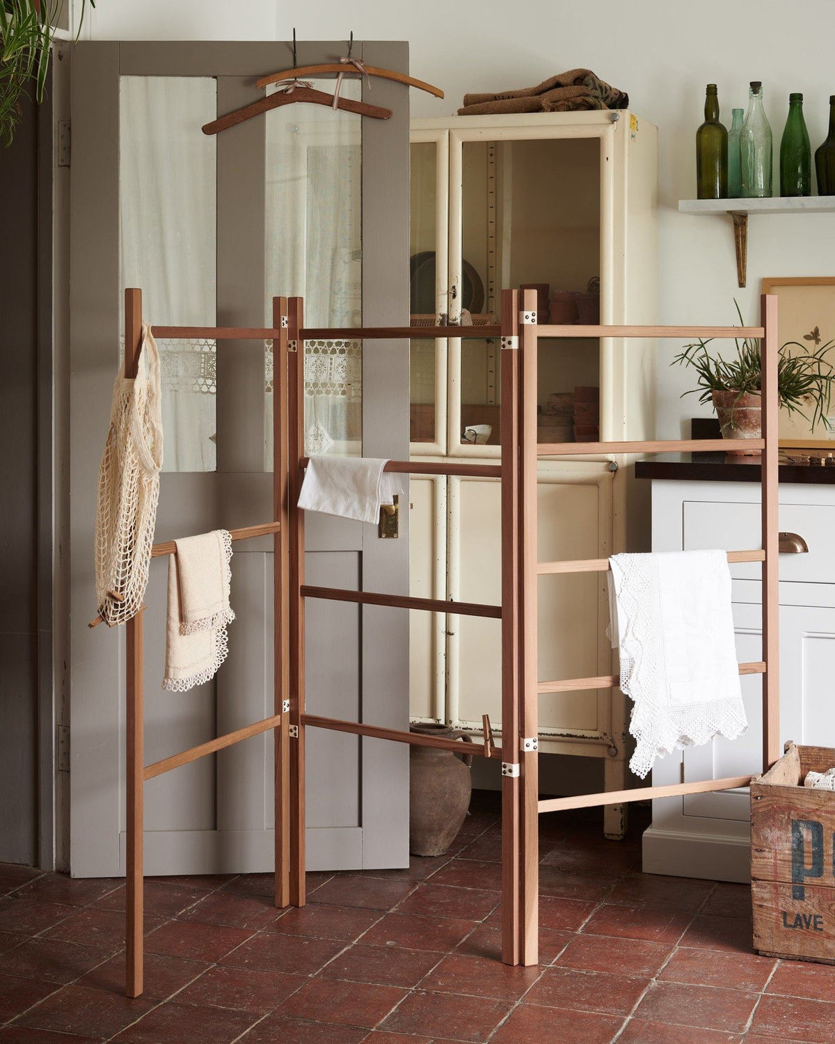 The Clothes Horse TEST