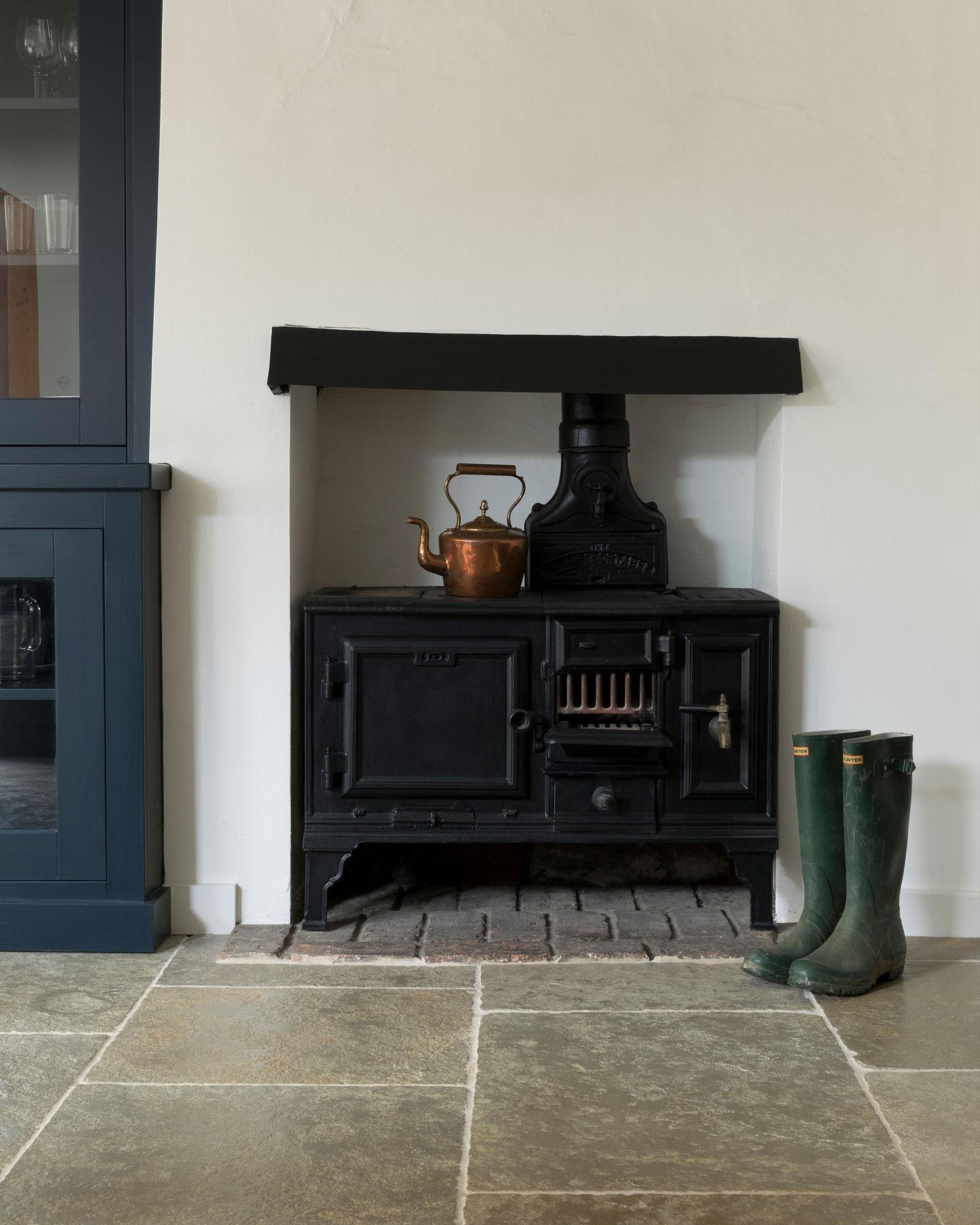 Umbrian Limestone - 22" x free lengths (3/4" thick)
