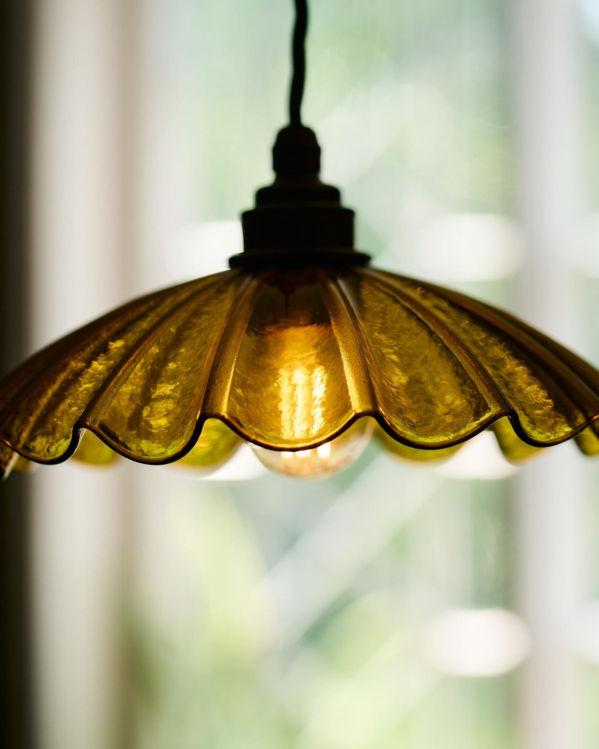 The Petite Frilly Chartreuse Light TEST