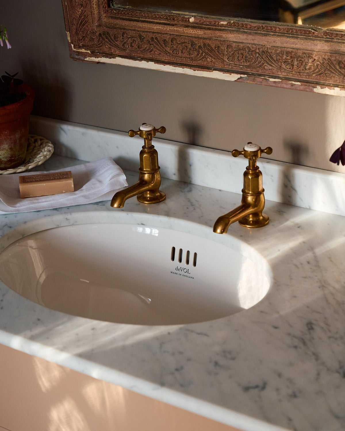 deVOL Aged Brass Basin Pillar Taps TEST