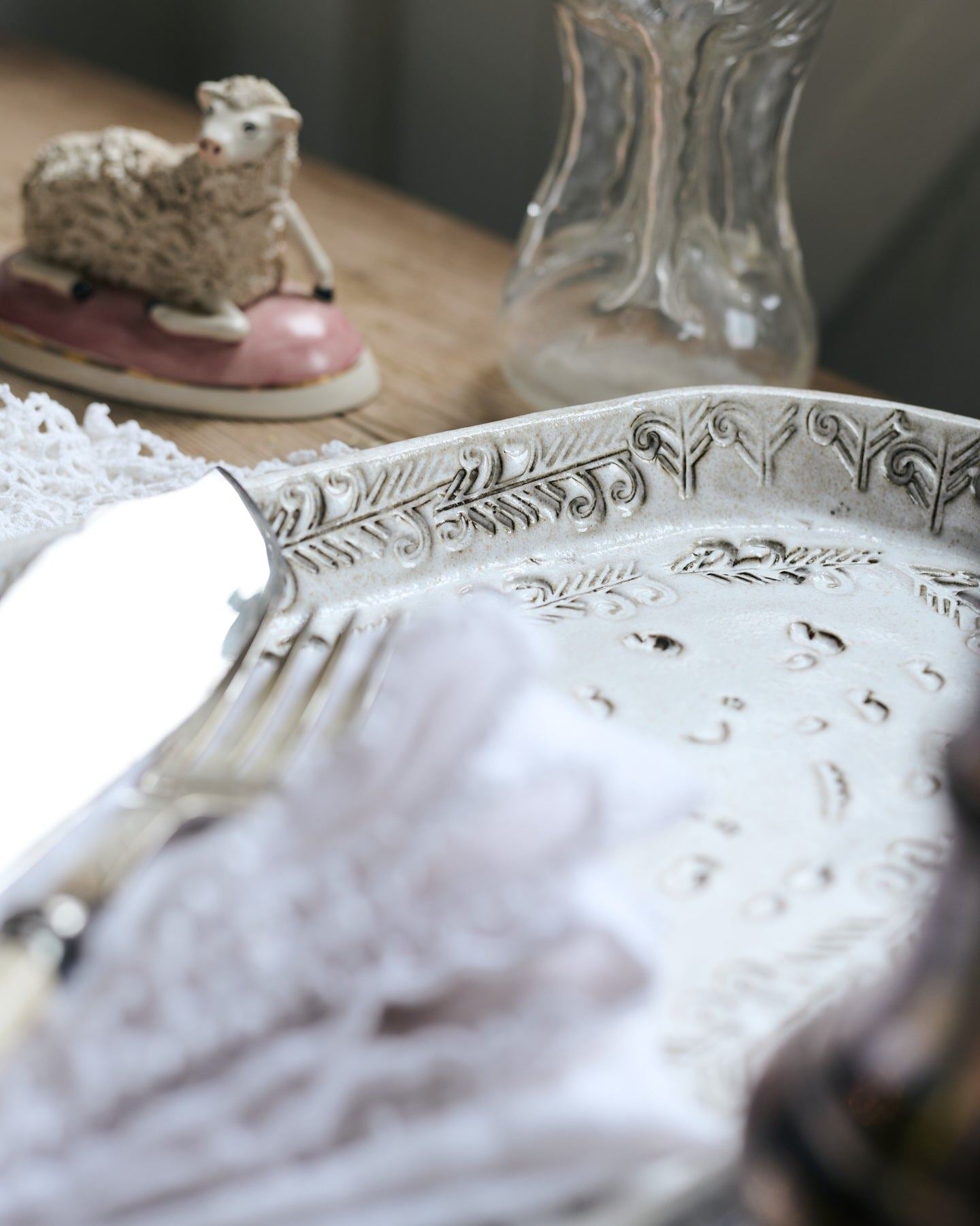 Oval Heirloom Platter - Antique White (Second)