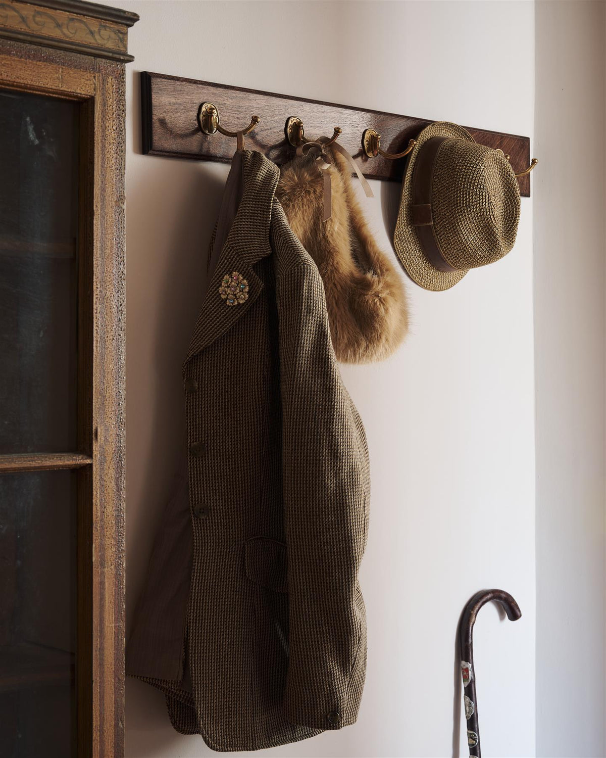 The Twin Parisian Café Hook Rack - 4 Hooks, Mahogany Finish TEST