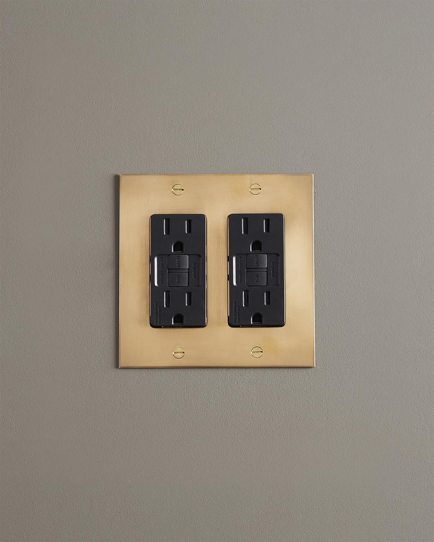 F&L Aged Brass Quad Duplex GFCI Outlet