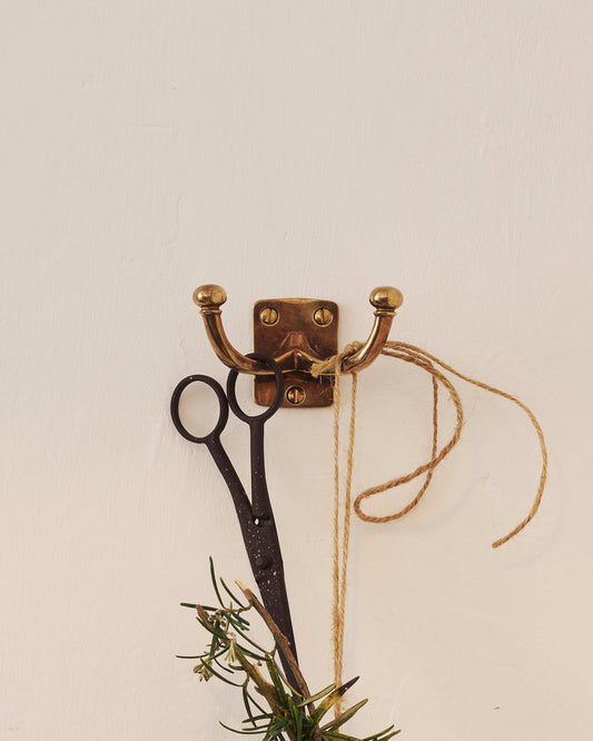 The Twin Edwardian Hook