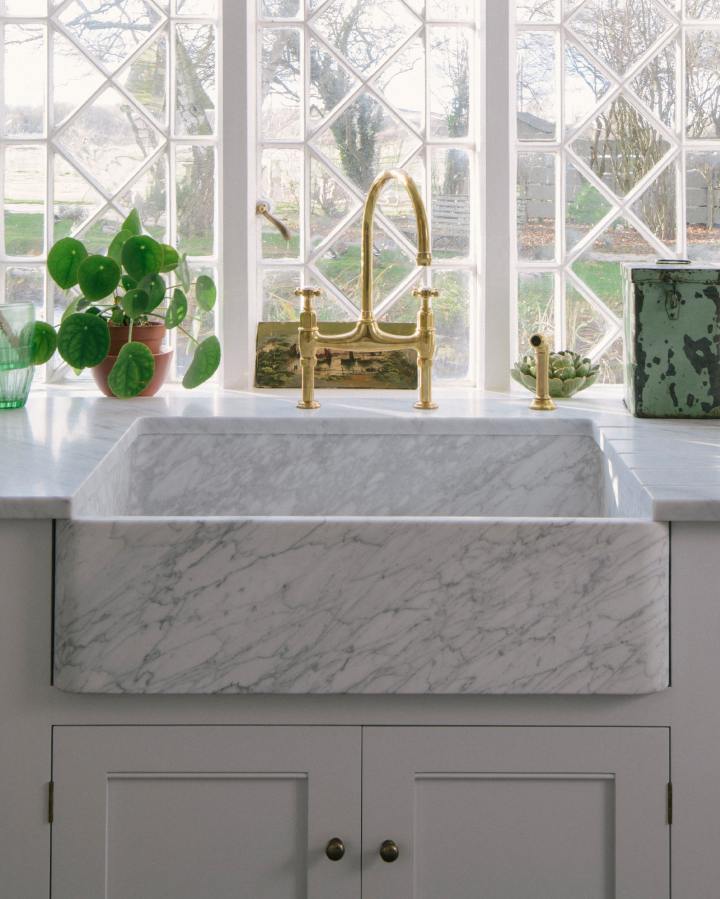 Milano Penthouse Carrara Marble Sink