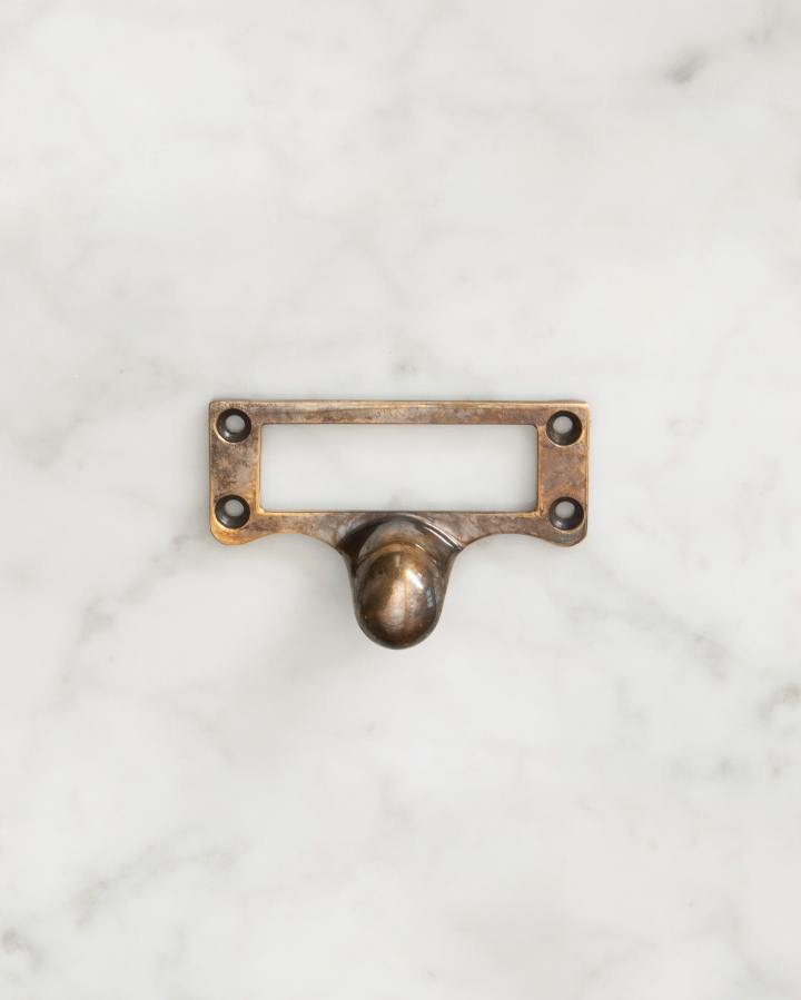 Bella Brass Cardframe Pull