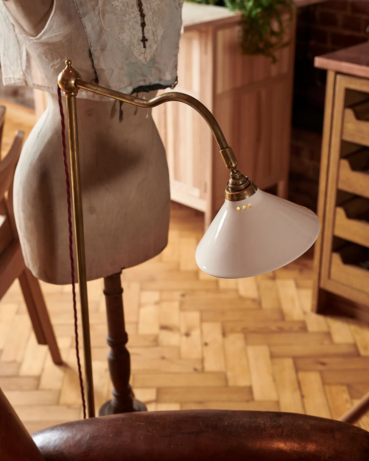 The Grand Tour Reading Lamp | deVOL Kitchens