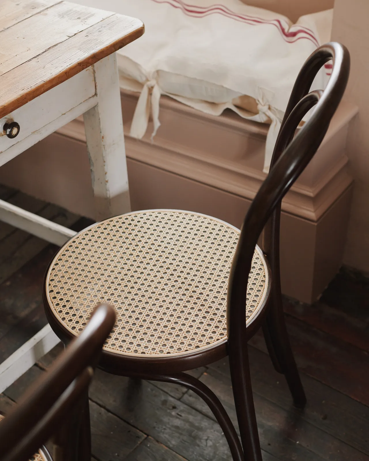 The Bentwood Café Chair | deVOL Kitchens