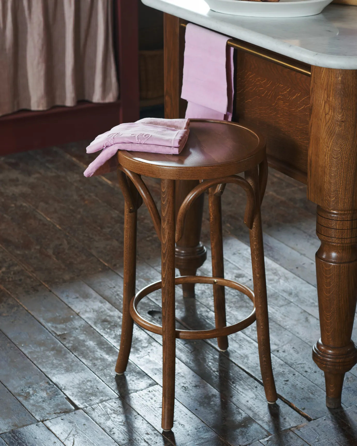 The Vineyard Table | deVOL Kitchens